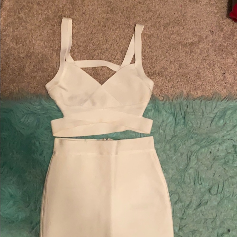 White two piece bandage set